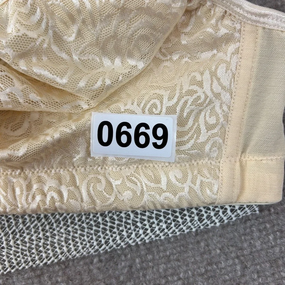 Breezies Lace Lightly Underwire Balconette‎ Bra Womens 34D Beige Nylon Stretch
